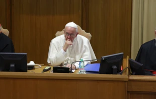El Papa Francisco en el aula del Su00ednodo en el Vaticano. Foto Daniel Ibu00e1u00f1ez / ACI Prensa 