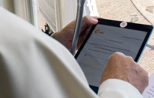 Papa Francisco se inscribe en la JMJ Cracovia 2016. Foto: L'Osservatore Romano. 