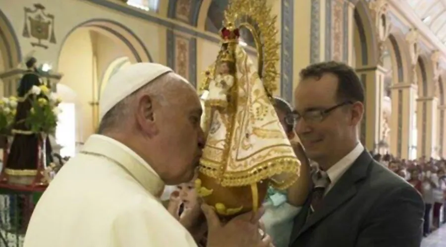 Papa Francisco recibe imagen de la Virgen de la Caridad del Cobre / Foto: L'Osservatore Romano