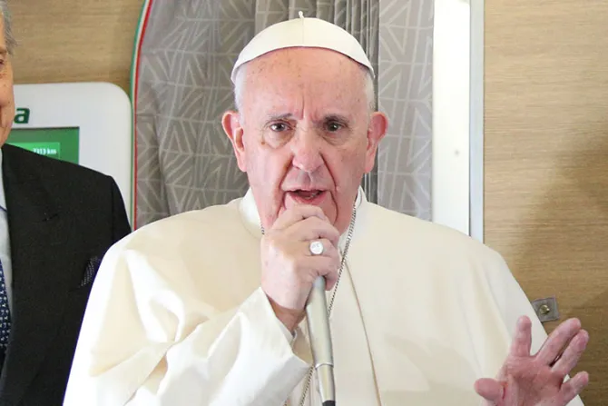 Papa Francisco se pronuncia con claridad sobre comunión para divorciados en nueva unión