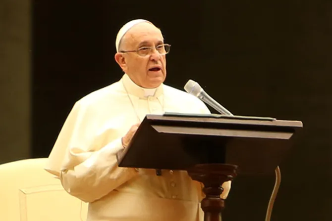 El Papa Francisco pide que “viento de Pentecostés” sople sobre Sínodo de la Familia