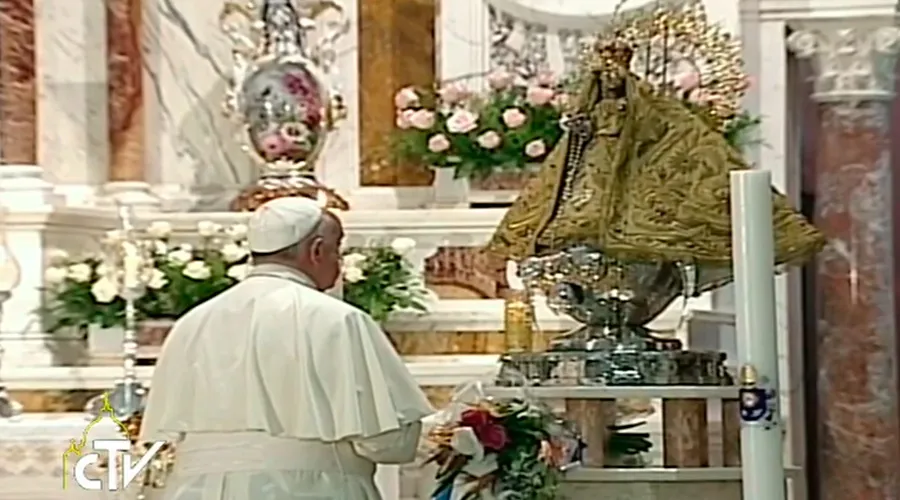 Papa Francisco dedica última noche en Cuba a rezar ante la Virgen de la Caridad del Cobre