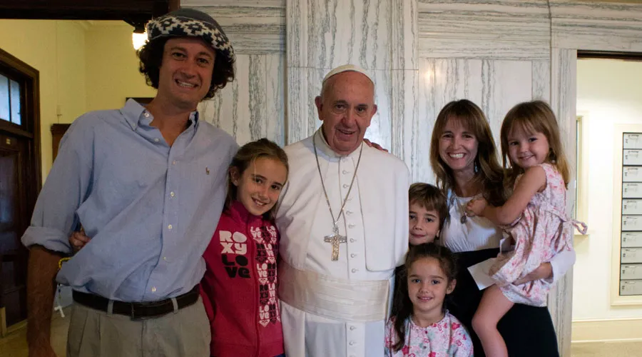 Foto : El Papa Francisco y los Walker / Credito : L´Osservatore Romano?w=200&h=150