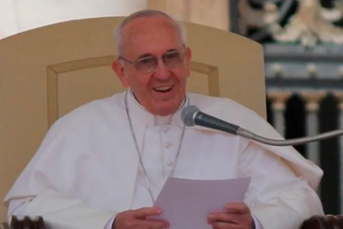 La familia es indispensable para la vida y el futuro de la humanidad, dice el Papa Francisco