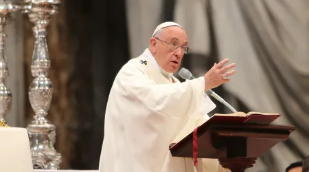 Papa Francisco alerta que hay vientos violentos que golpean a la Iglesia