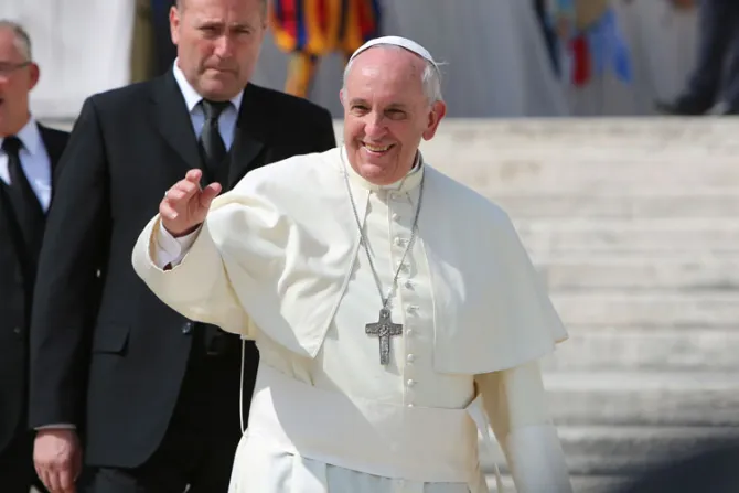 Audiencia General: Papa Francisco envía saludo por Pascua a Benedicto XVI