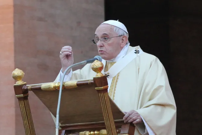 El cristiano no basa su fe en videntes ni “cartas” de la Virgen, advierte Papa Francisco