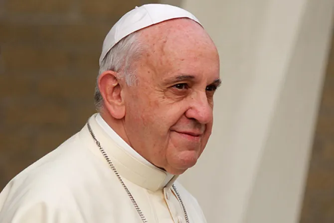 Quitar la piedra de la vergüenza para ver la parte muerta del alma, exhorta el Papa Francisco