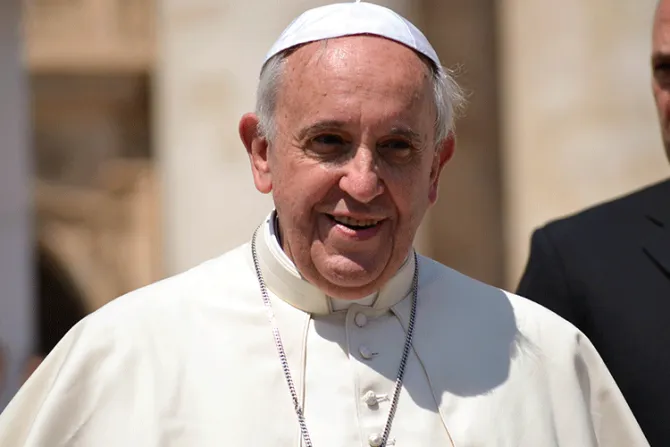 Papa Francisco conversa de caridad y educación con Presidente de Georgia
