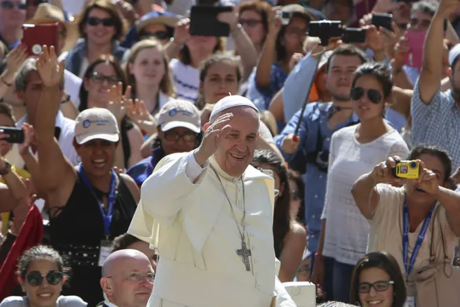 Papa Francisco pide al CELAM impulsar acción de los laicos