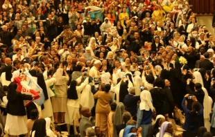 El Papa Francisco en el encuentro con las religiosas ayer en el Aula Pablo VI. Foto Petrik Bohumil / ACI Prensa 