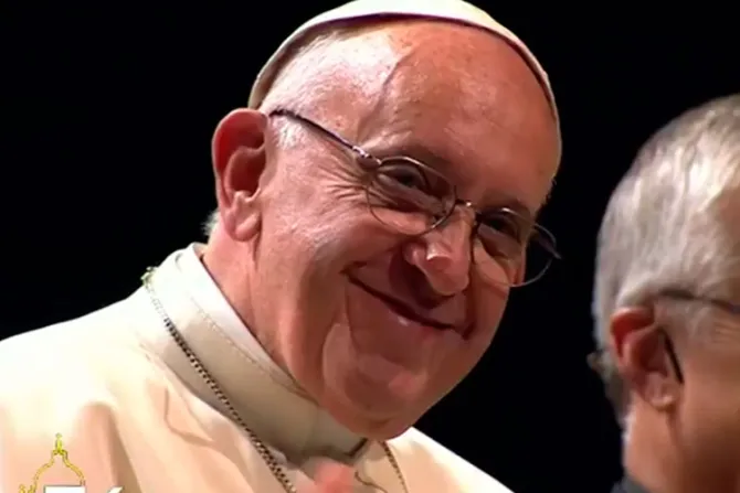 La "locura" de esta mujer por los refugiados alegró al Papa Francisco en Suecia