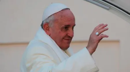 Papa Francisco a la mafia: Pido de rodillas que se conviertan para que no terminen en el infierno