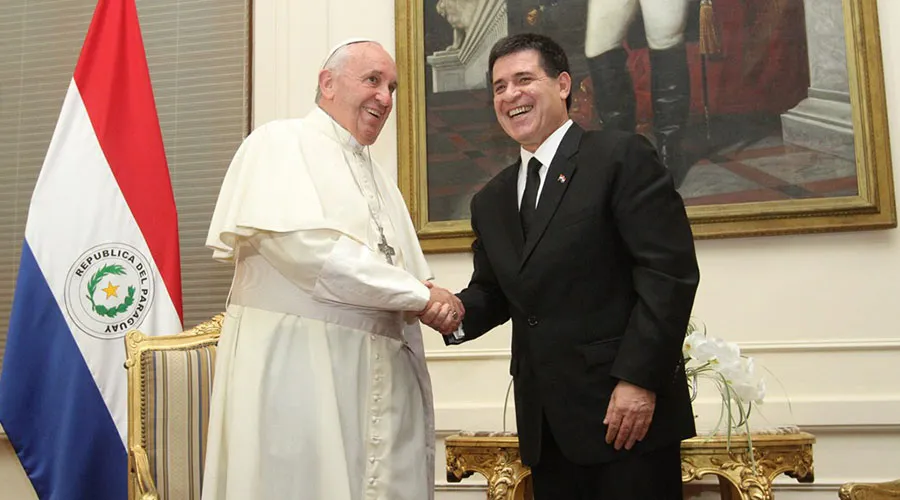 Papa Francisco y Horacio Cartes. Foto: Agencia de Información Paraguaya.?w=200&h=150
