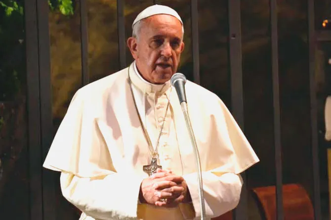 Papa Francisco cuestiona a los matrimonios que eligen no tener hijos por "cultura del bienestar"