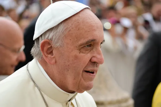 Papa Francisco bendice a quienes ayudan a cristianos perseguidos en Irak
