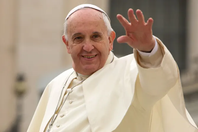Presos de cárcel italiana reciben regalo del Papa Francisco