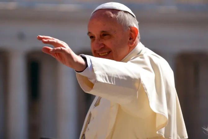Jesús llama a los que tienen el corazón vacío y sin Dios, dice el Papa