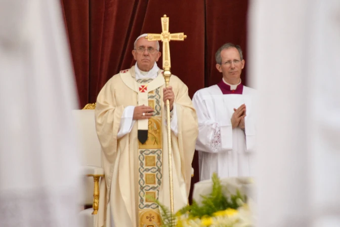 Los mafiosos no están en comunión con Dios: están excomulgados, dice el Papa