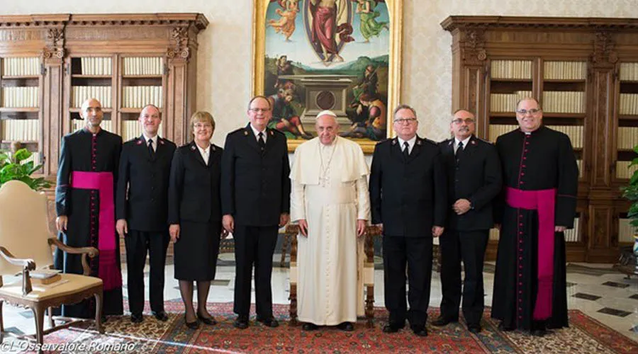 Papa Francisco y autoridades del Ejército de Salvación. Foto: L'Osservatore Romano.?w=200&h=150