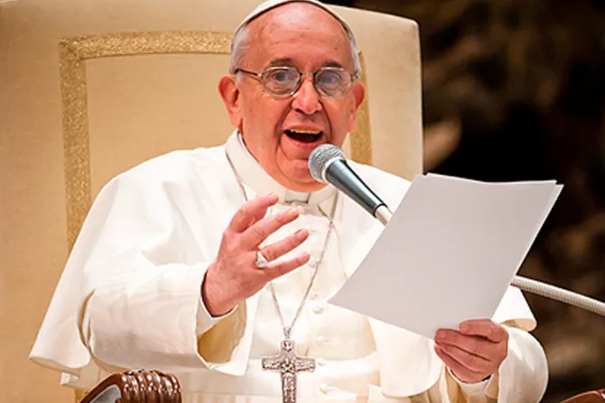 Papa Francisco enumera causas de la crisis de autoridad en la sociedad