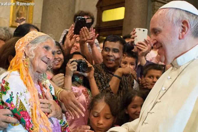Papa Francisco: “Los pobres nos evangelizan siempre”