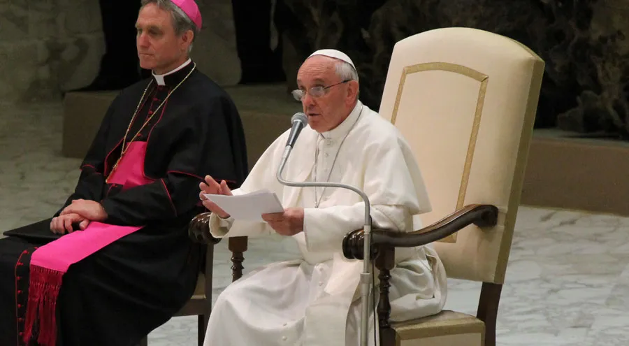 El Papa Francisco en el Aula Pablo VI / Foto: Lauren Cater (ACI Prensa)