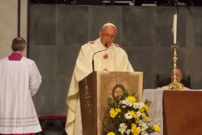 [VIDEO] Papa Francisco: Los cristianos que viven para la vanidad "parecen pavos"