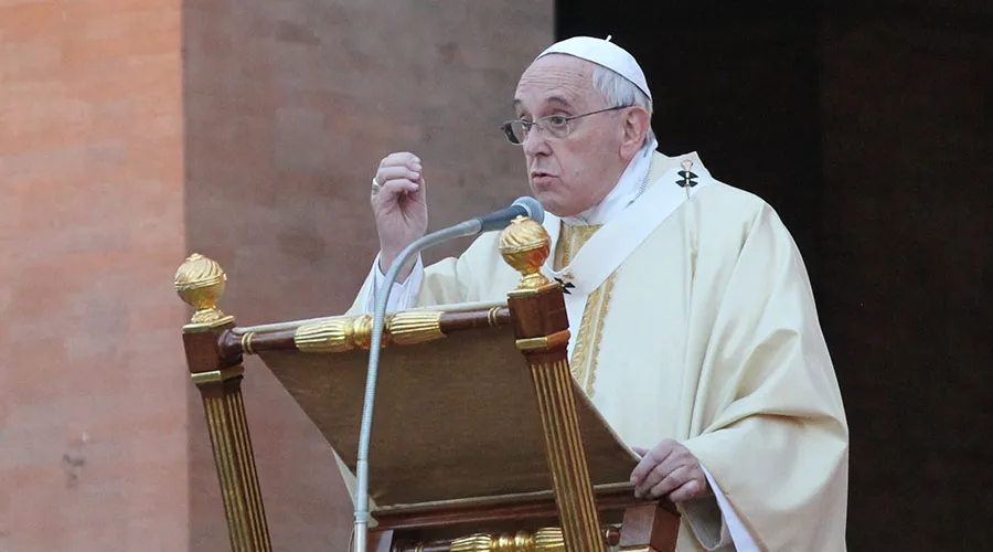 Papa Francisco en Misa por Fiesta de Todos los Santos. Foto: Petrik Bohumil / ACI Prensa?w=200&h=150