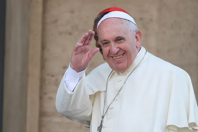 Papa Francisco a Sínodo: Nunca ha estado en discusión la indisolubilidad del matrimonio