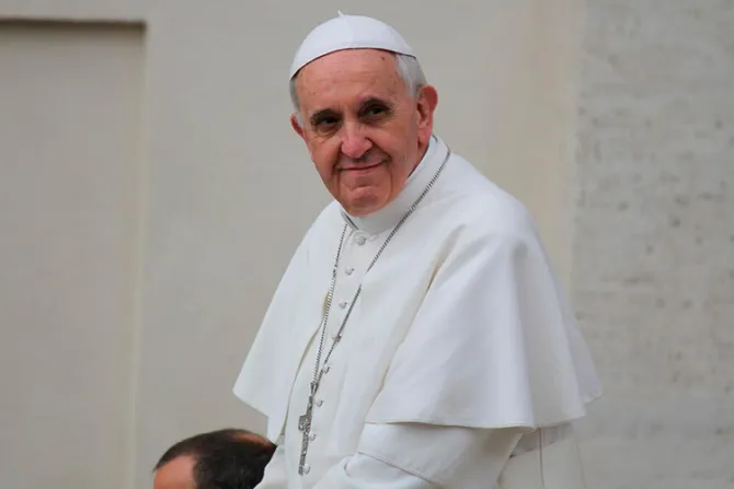 Papa Francisco: El ser humano es novedad que no se explica plenamente con la evolución