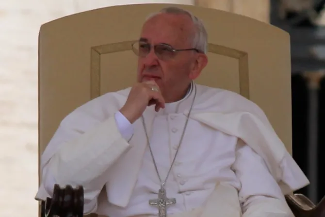 Papa Francisco preocupado por creciente violencia en Ucrania