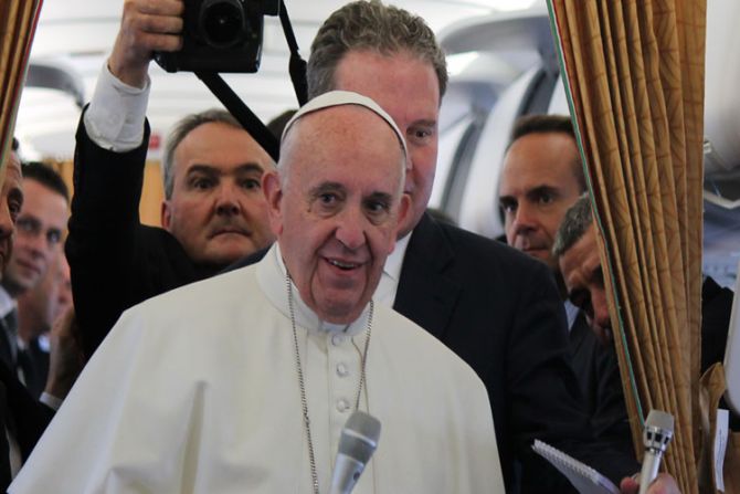 TEXTO: Rueda de prensa del Papa Francisco en el vuelo de regreso de Suecia a Roma