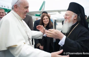 Papa Francisco y el Patriarca Bartolomu00e9. Foto: L'Osservatore Romano. 