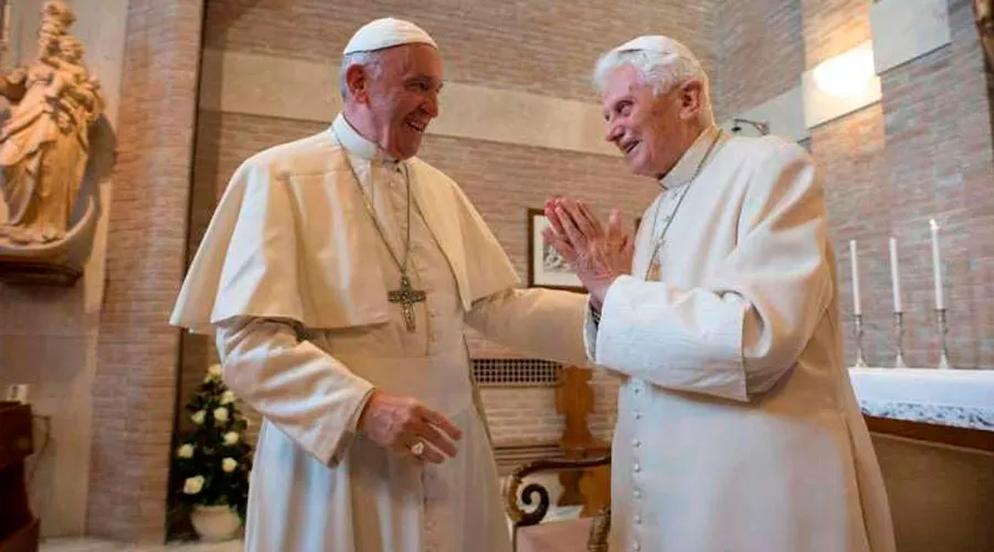 El Papa Francisco y Benedicto XVI. Foto: L'Osservatore Romano?w=200&h=150