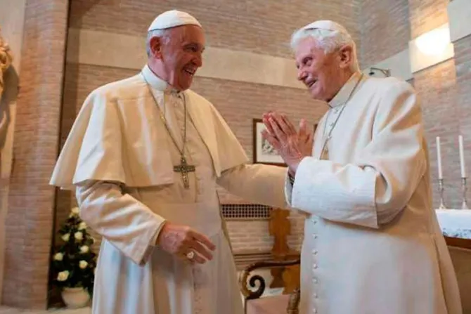 Papa Francisco visita a Benedicto XVI por Pascua y su cumpleaños 90