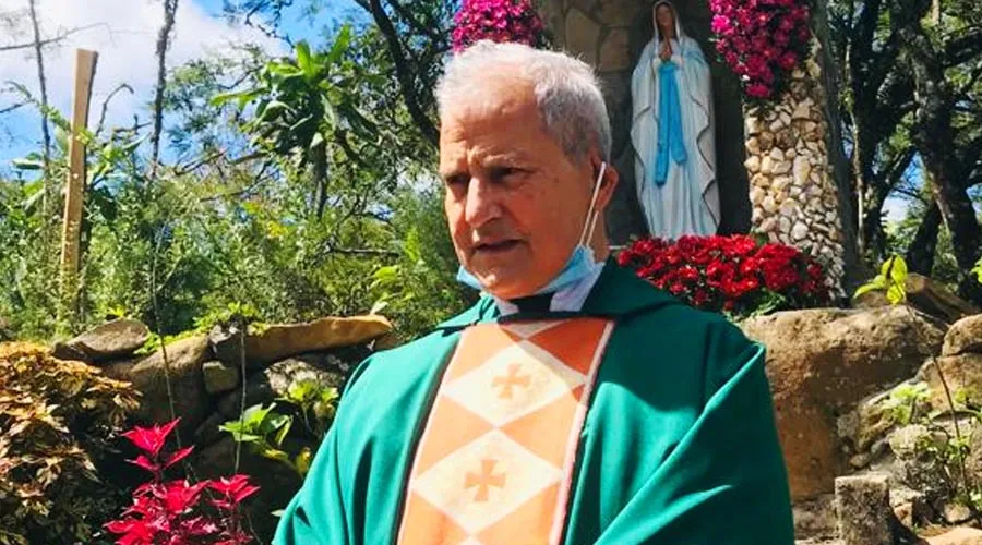 Dictadura de Daniel Ortega expulsa a sacerdote italiano de Nicaragua
