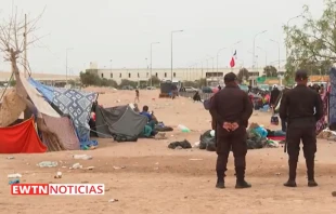 Crisis migratoria en la frontera entre Peru00fa y Chile. Cru00e9dito: EWTN Noticias (captura de video) 