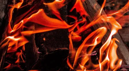 Cáritas organiza campaña de reconstrucción para 300 familias afectadas por voraz incendio