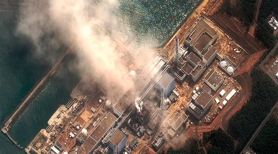 Imagen satelital de la explosión en la planta nuclear de Fukushima, Japón, tras el paso del tsunami en 2011. / Foto: Wikipedia (Dominio Público)?w=200&h=150