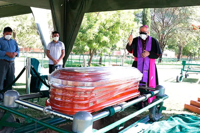 Dios no es la causa de la pandemia, dice Arzobispo en Misa de sacerdote fallecido por COVID