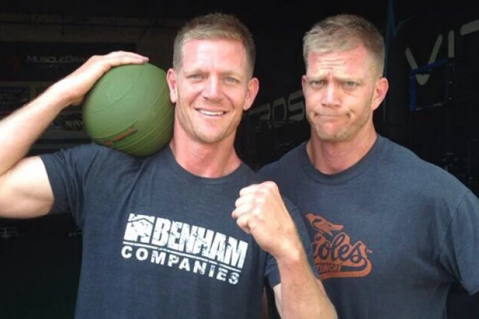 Programa cancelado de gemelos opuestos al aborto y "matrimonio" gay podría tener segunda oportunidad