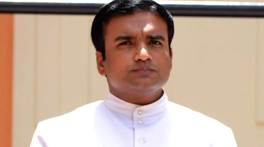 Sacerdote católico recibe premio “Mejor ciudadano de la India”