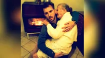 Giancarlo Murisciano con su abuela Antonia / Foto: Facebook