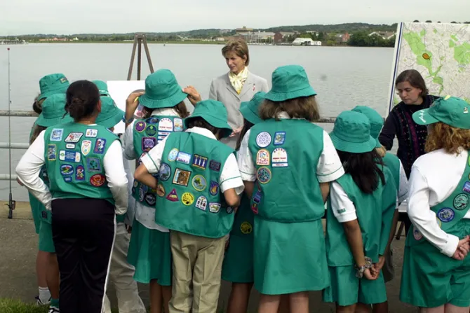 Girl Scouts otorgan máximo premio a campaña de adolescente que promueve el aborto