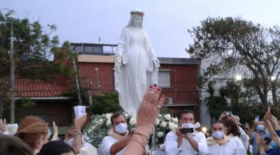Uruguay confió a la Virgen María la bendición y protección de las familias