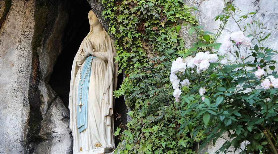 Gruta de la Virgen de Lourdes. Foto: Flickr Lawrence OP (CC-BY-NC-ND-2.0)?w=200&h=150