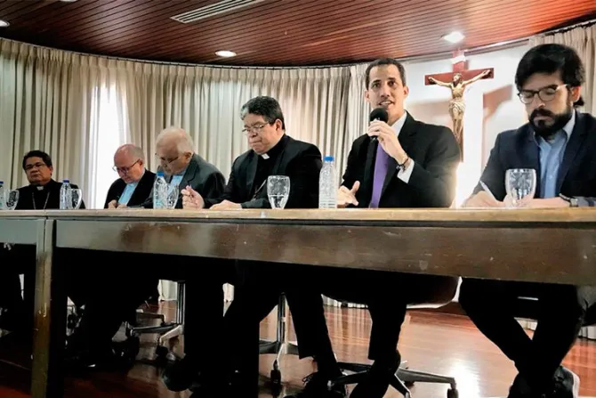 Obispos de Venezuela se reúnen con presidente interino Juan Guaidó