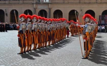 Los nuevos guardias suizos que juraron hoy (Foto ACI Prensa)