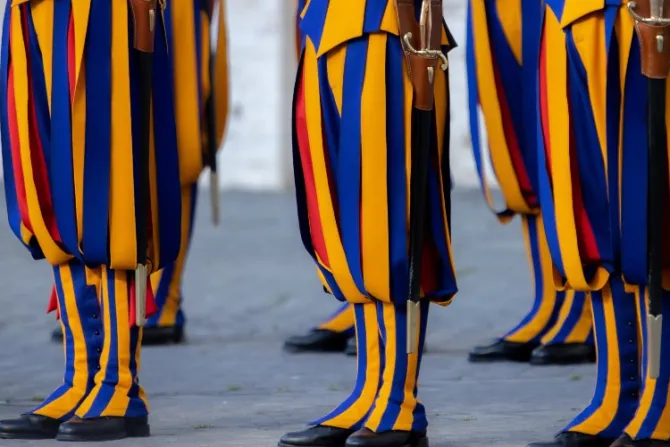 36 nuevos guardias suizos jurarán lealtad al Papa Francisco en el Vaticano 
